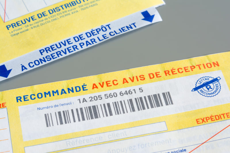 Prix lettre recommandée 2025 : tous les tarifs
