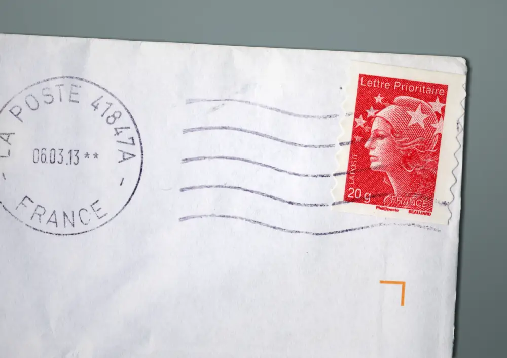 Il vous reste des timbres rouges ? Voici comment les utiliser